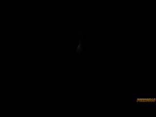 р